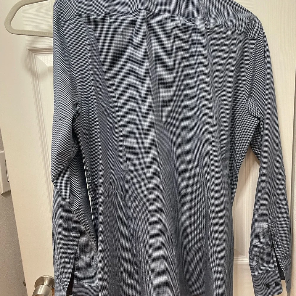 Hugo boss button down - Picture 3 of 7